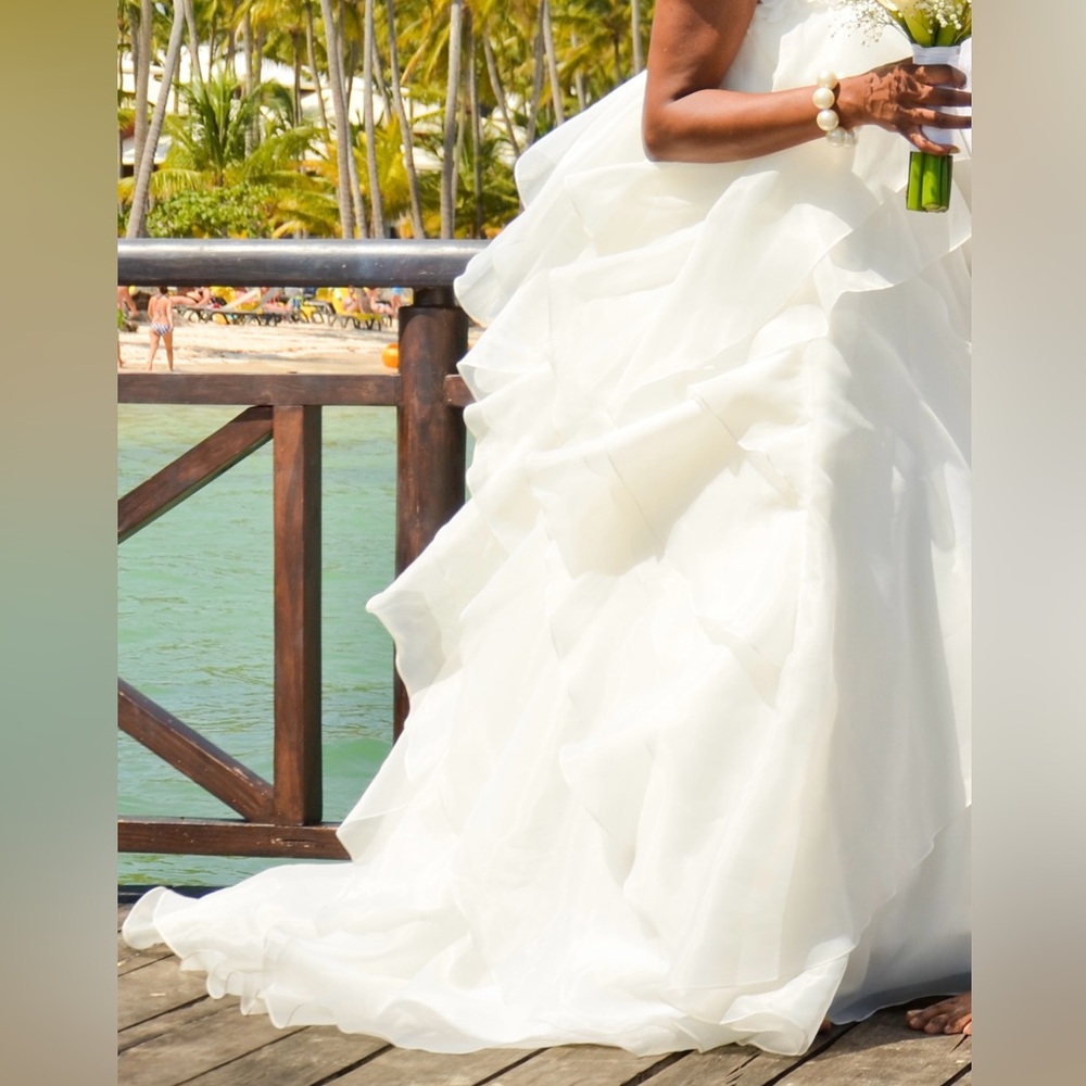 Strapless ruffle and chiffon tulle beach wedding gown. - Picture 3 of 16